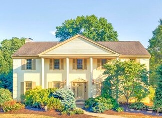 1526 Redfern Dr, Pittsburgh, PA 15241
