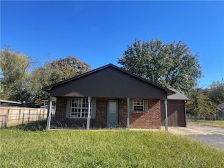 10 Cagle St, Clarksville, AR 72830