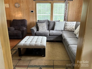 212 W Bingham St, Statesville, NC 28677