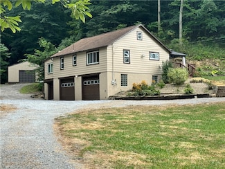 893 Fairlane Blvd, New Galilee, PA 16141