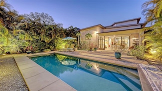 2434 Wood St, Sarasota, FL 34237