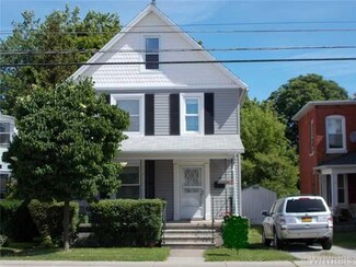 13 State St, Middleport, NY 14105