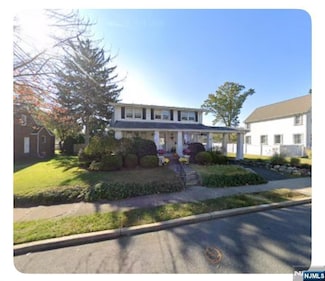 33 Catherine St Unit 1, Rochelle Park, NJ 07662