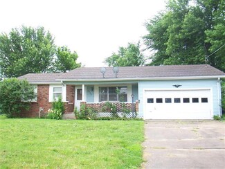 2952 E Bergman St, Springfield, MO 65802