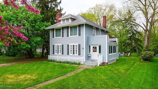 250 Lawrence St, Ravenna, OH 44266