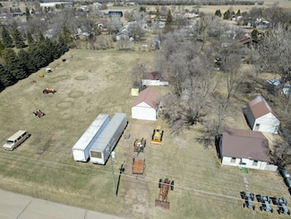 104 Chase St NW, de Smet, SD 57231