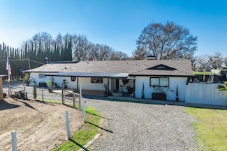 7664 20 1 2 Ave, Lemoore, CA 93245