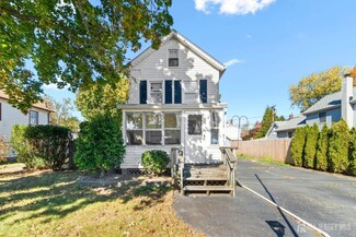 15 Railroad Ave, Helmetta, NJ 08828