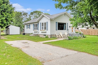 919 Lawndale St, Ludington, MI 49431