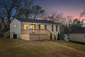 207 Sunset Blvd, Gallatin, TN 37066