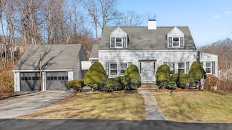 212 Pearl St, Gardner, MA 01440