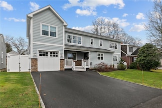 36 Keeher Ave, Newport, RI 02840
