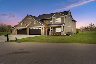 326 River Point, La Crosse, WI 54601