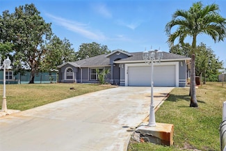 471 SW Doreen St, Port Saint Lucie, FL 34983