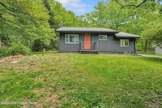216 Sutton Place, Pocono Summit, PA 18346