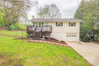 44 Arrowhead St, Clyde, NC 28721