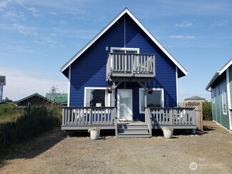 324 Marina Ct SE Unit A, Ocean Shores, WA 98569