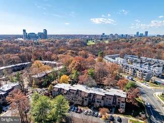 1623 Parkcrest Cir Unit 9B/300, Reston, VA 20190