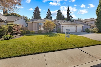 6017 W Evergreen Ave, Visalia, CA 93277