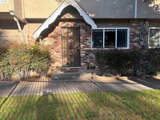 399 W Angela St, Pleasanton, CA 94566