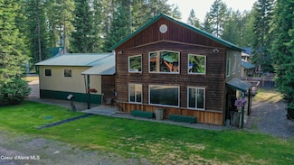 306 Scranton Ave, Coolin, ID 83821