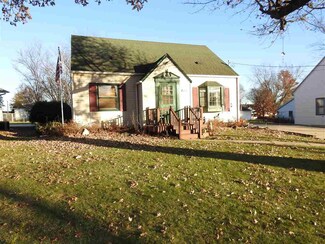 804 Pleasant St, Sumner, IA 50674