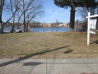 309 N Gremps St, Paw Paw, MI 49079