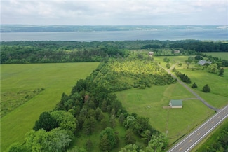 2173 State Route 90, Aurora, NY 13026