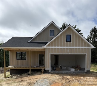30 Old Oak Dr, Hendersonville, NC 28791