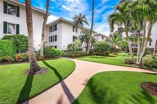 10573 Gulf Shore Dr Unit 304, Naples, FL 34108