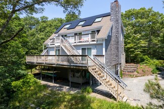 14 High Meadow Ln, Oak Bluffs, MA 02557