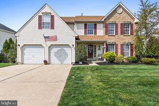 13 Larkspur Cir, Sicklerville, NJ 08081