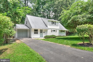 8407 Hull Dr, Glenside, PA 19038