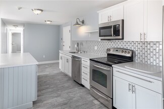 66 Girard Ave Unit 114, Newport, RI 02840