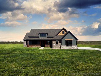 203 E 166th Place, Glenpool, OK 74033