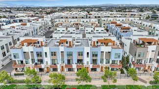 1682 Pomona Ave, Costa Mesa, CA 92627