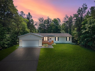 256 Dogwood Ln, Wisconsin Dells, WI 53965