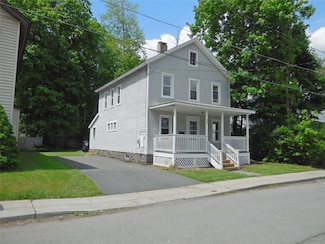 29 Park St, Ellenville, NY 12428