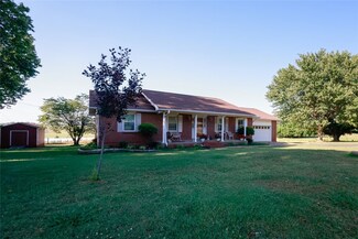 102 Jenkins Rd, Prairie Grove, AR 72753
