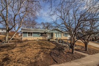 N81W7488 Hickory St, Cedarburg, WI 53012