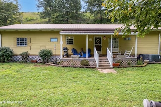 323 Vannoy Rd, Tazewell, TN 37879