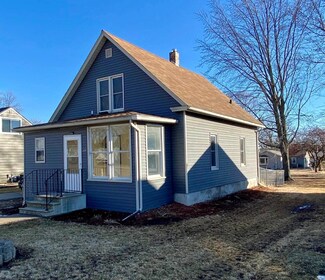 425 1st Ave NE, Plainview, MN 55964