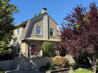 408 Mcgraw St, Seattle, WA 98109