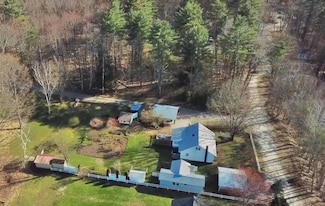 12 Bluebird Dr, Lake Luzerne, NY 12846