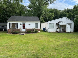 834 State Mill Rd, Akron, OH 44319