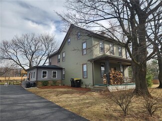 692 Blue Mountain Dr, Walnutport, PA 18088