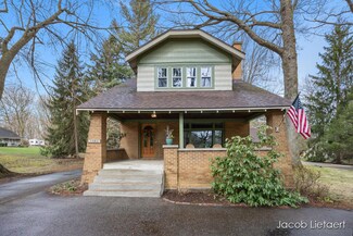 1085 Oakleigh Rd NW, Grand Rapids, MI 49504
