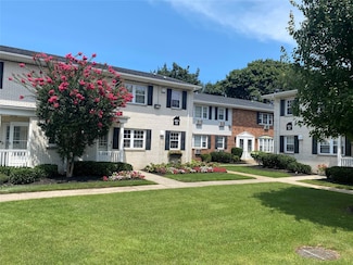 508 Kensington Ln, Bethpage, NY 11714