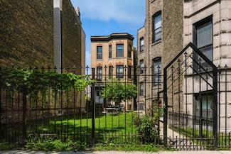 3140 N Kenmore Ave Unit 1, Chicago, IL 60657