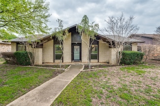 2214 Grapevine Ln, Carrollton, TX 75007